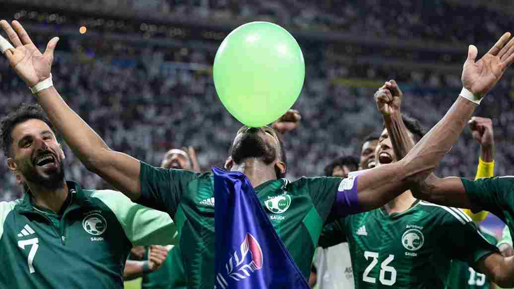 لايزال استبعاد علي البليهي يثير الجدل في معسكر المنتخب السعودي